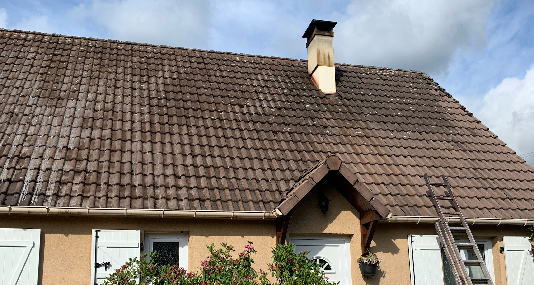 Demoussage de toiture a Annecy, Nettoyage de toit en Haute Savoie, Nettoyage de toiture a Annecy